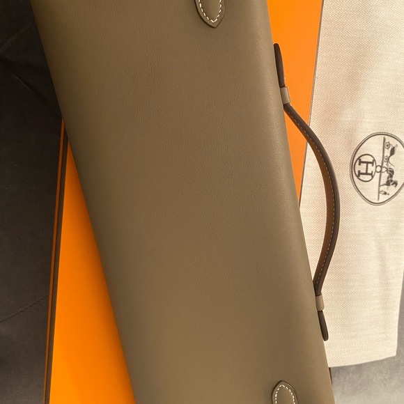 2021 Hermès Kelly Cut Clutch - Etoupe - Swift - Picture 5 of 5